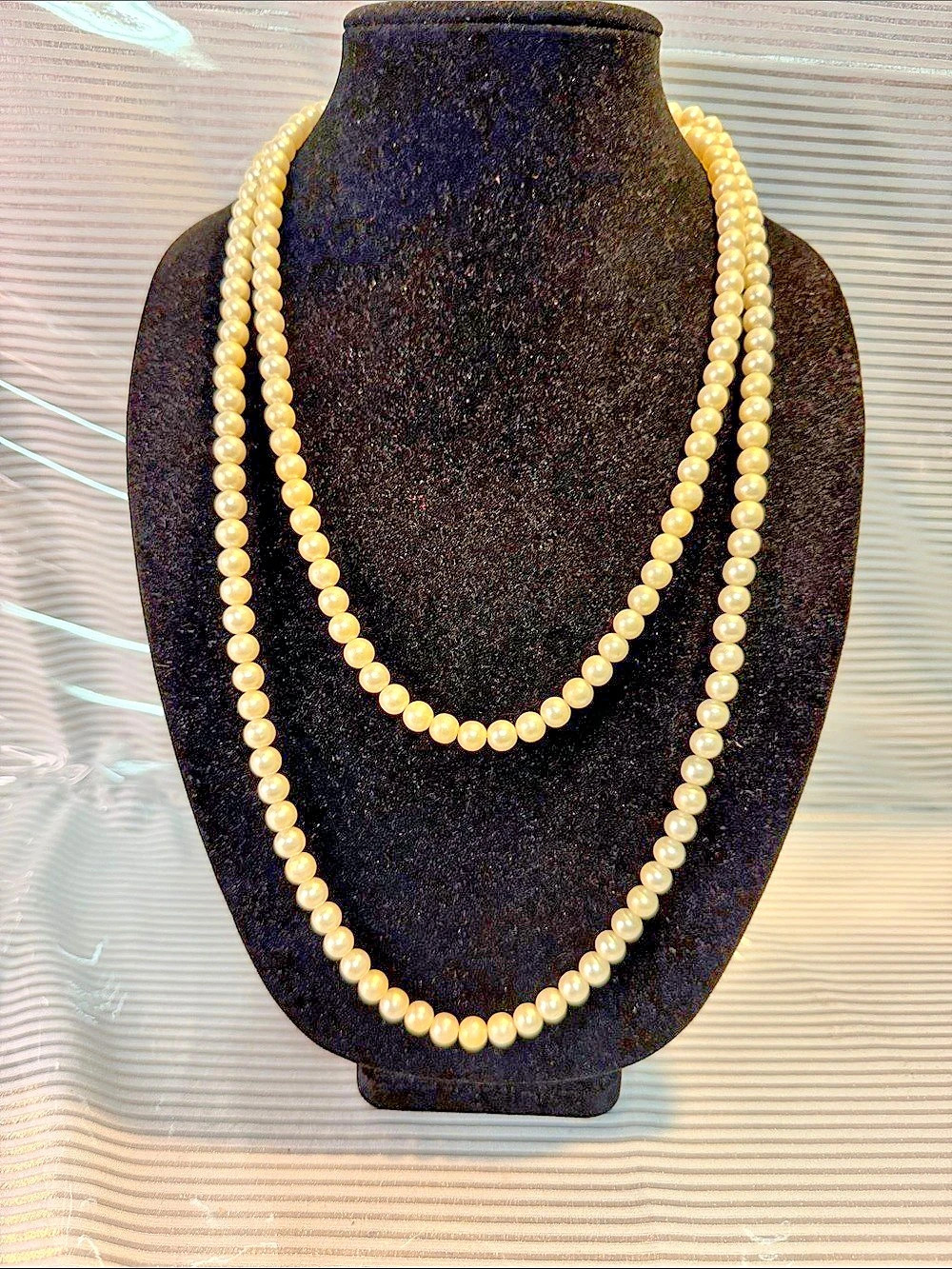 Double Strand Faux Pearl Necklace Like New